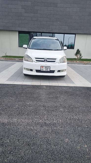 Toyota Ipsum: 2002 г., 2.4 л, Бензин, Минивэн — 4