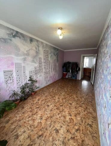 продаю дом кашка суу: 3 комнаты, 58 м², 104 серия, 4 этаж — 5