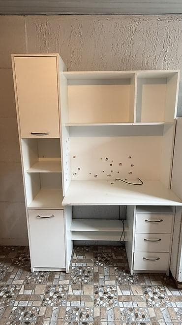 продаю стол офисный: Компьютерный стол, С полками — 2