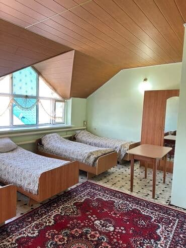 каракол гостевой дом: 3 комнаты, Душевая кабина, Постельное белье, Парковка — 2