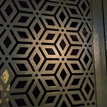 Металлическая декоративная панель с лазерной перфорацией. - Материал