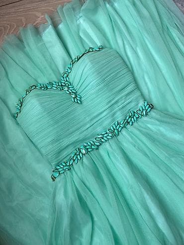 выпускное платье: Вечернее платье 👗 очень красивое. Размер s 1 раз всего надето на — 1