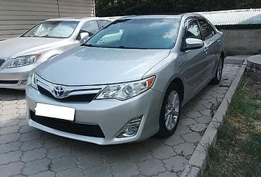 брала: Toyota Camry: 2012 г., 2.5 л, Вариатор, Гибрид, Седан — 1