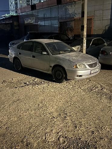 аванье: Toyota Avensis: 2002 г., Механика, Бензин, Хэтчбэк — 4