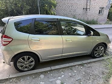 Продажа авто: Honda Fit: 2012 г., 1.5 л, Автомат, Бензин, Хэтчбэк — 5