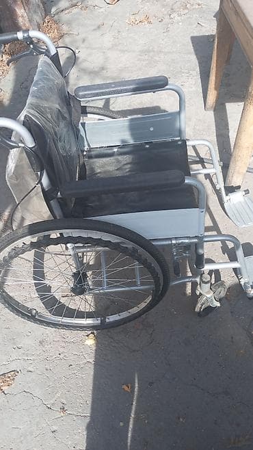 медицинская форма: Инвалидная коляска с ручным приводом - Складная стальная рама — 1