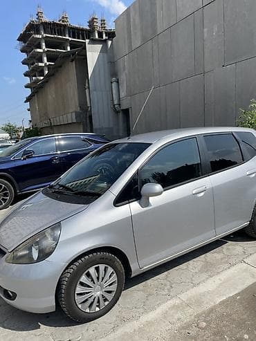 Продажа авто: Honda Fit: 2003 г., 1.3 л, Автомат, Бензин, Хэтчбэк — 2