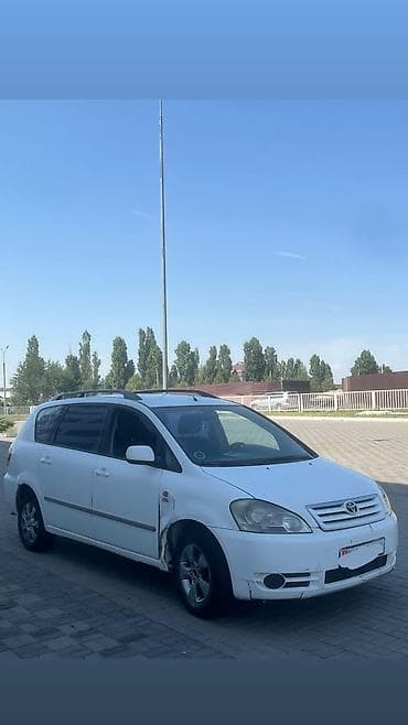 Toyota Avensis Verso: 2002 г., 2 л, Механика, Дизель, Минивэн — 2