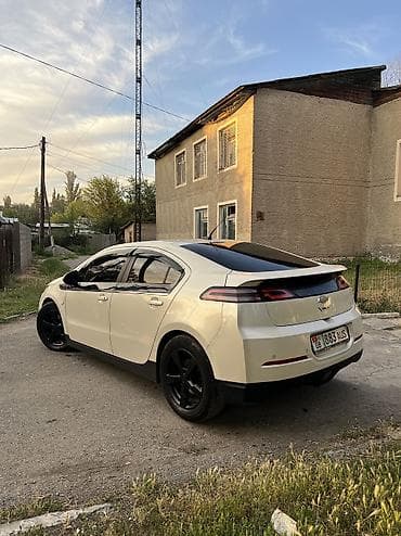 обмен дома: Chevrolet Volt: 2013 г., 1.4 л, Вариатор, Электромобиль, Хэтчбэк — 4