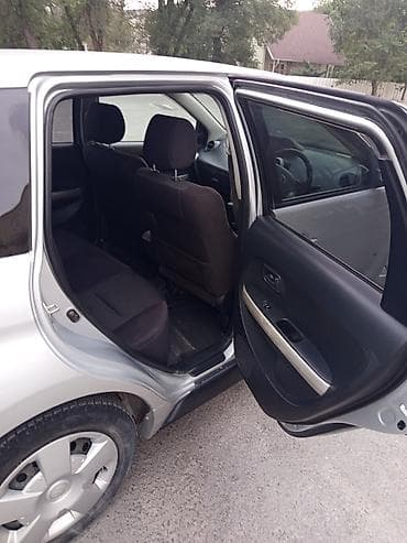 bcd com: Toyota Ist: 2002 г., 1.3 л, Автомат, Бензин, Хэтчбэк — 3