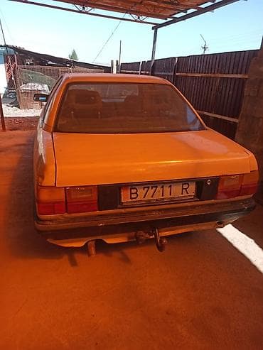сары булун: Audi 100: 1990 г., 2 л, Кол менен иштөөчү, Бензин, Седан — 2