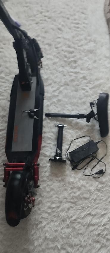 Музыкальные инструменты: Электросамокат, Kugoo, Б/у — 1