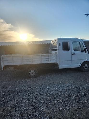 5112 r18: Легкий грузовик, Mercedes-Benz, Дубль, 2 т, Б/у — 3