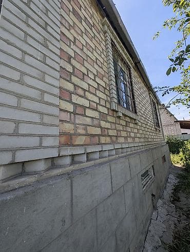квартира на час аламедин 1: Продаю дачу. Дом кирпичный. Стены - 1,5 кирпича. Сейсмопояс на — 4