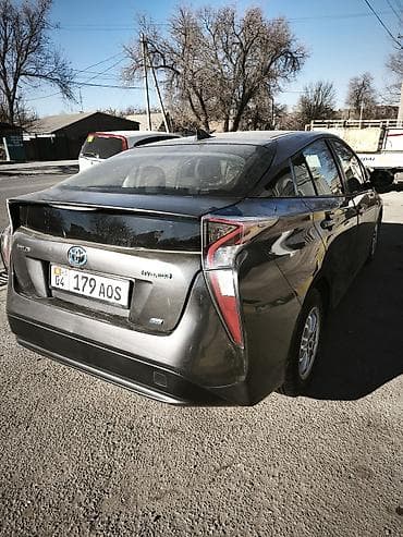 camry 2014: Toyota Prius: 2016 г., 1.8 л, Вариатор, Гибрид, Хэтчбэк — 6