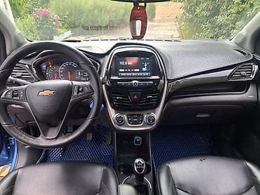 Транспорт: Chevrolet Spark: 2017 г., Механика, Хэтчбэк — 8