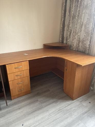 стол угловой для компьютера: Компьютерный стол, Угловой — 1