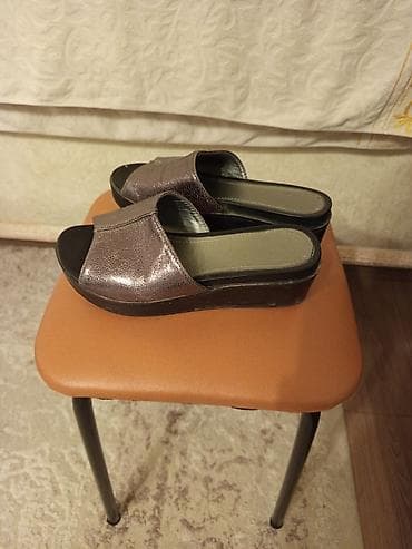 yeezy slide: Женские шлёпанцы на платформе - Модель: открытый мыс, широкий верхний — 1