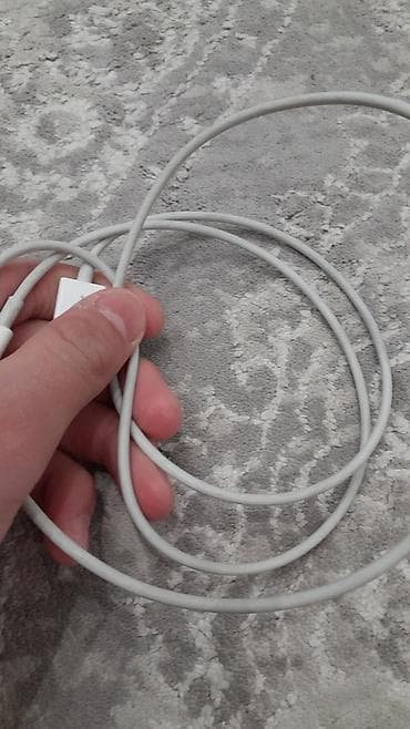 Вроде бы не ориг я даже не знаю Кабель USB — Lightning