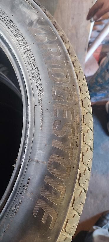 диске: Шины 285 / 45 / R 21, Всесезонная, Комплект, Внедорожные (АТ/МТ), Bridgestone — 3