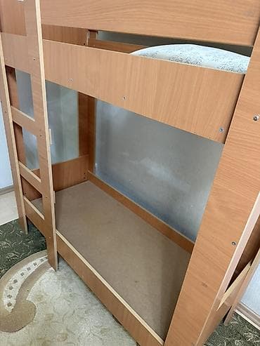 детские двухъярусные кровати на: Двухъярусная кровать из ЛДСП под дерево (цвет — тёплый бук/вишня) — 3