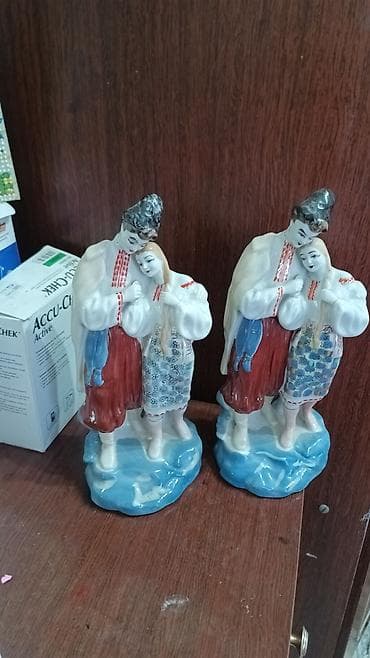 Көркөм өнөр жана коллекциялоо: Фарфоровая статуэтка «Пара в народных костюмах». - Материал — 2