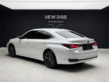 in car полики: Lexus ES: 2023 г., Гибрид, Седан — 2
