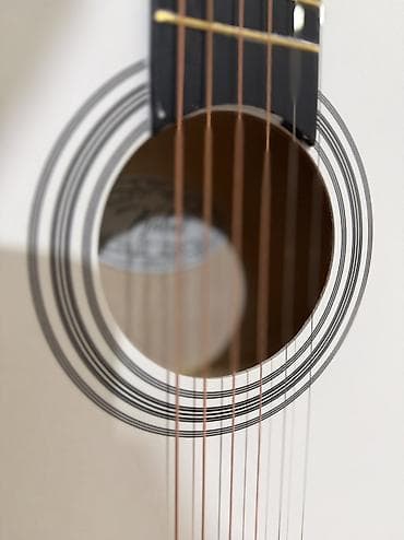 yamaha fs100c: Срочно продается акустическая гитара 38 размер в идеальном новом — 6