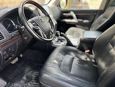 cruiser: Toyota Land Cruiser: 2016 г., 4.6 л, Автомат, Бензин, Внедорожник — 7