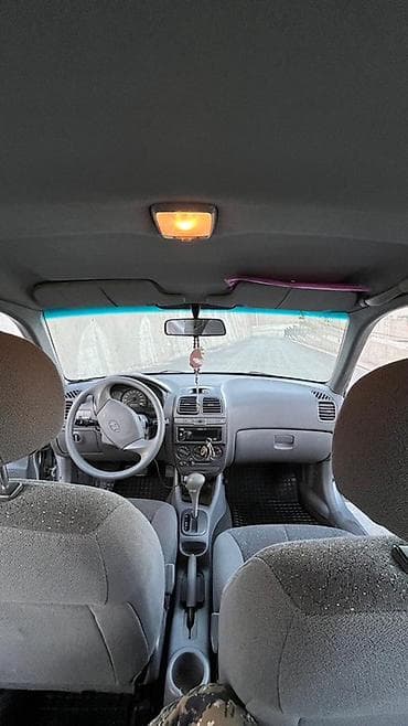 mazda 323: Hyundai Accent: 2007 г., 1.5 л, Автомат, Бензин, Седан — 5