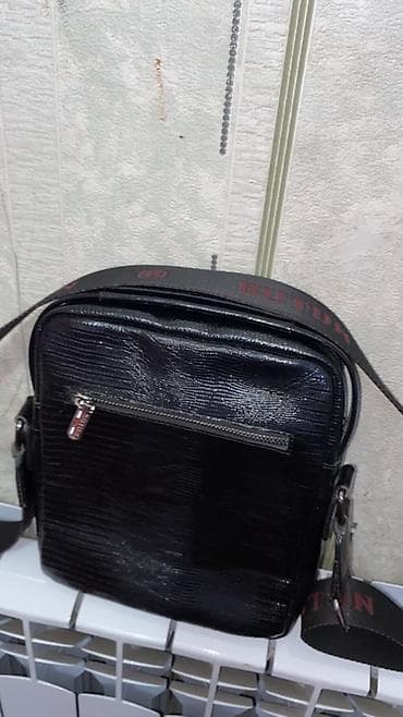 продаю спортивную сумку: Классическая сумка, Butun, Материал: Лаковая кожа, Застежка на молнии, Мужские — 2