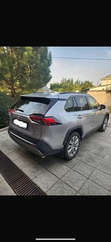 Toyota RAV4: 2024 г., 2 л, Автомат, Бензин, Кроссовер