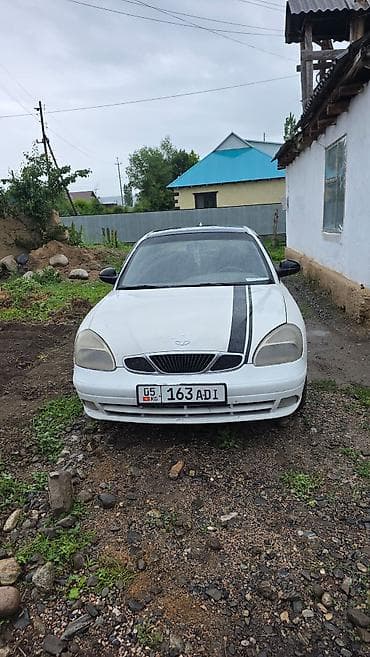 Daewoo Nubira: 1999 г., 1.5 л, Механика, Бензин, Седан