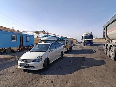 Reliant: Honda Stream: 2002 г., 2 л, Автомат, Бензин, Вэн/Минивэн — 2