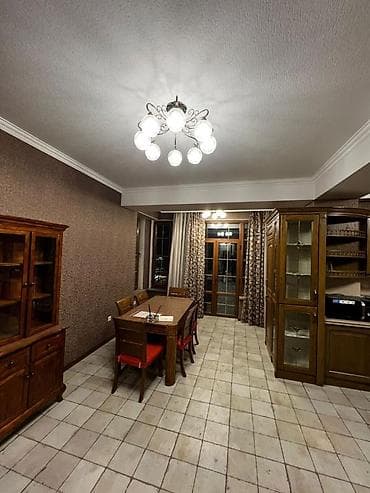 8: 3-комнатная квартира в аренду 📍 Токтогула / Раззакова • 170 м² • 8 — 2