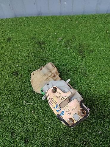 Замок двери Honda