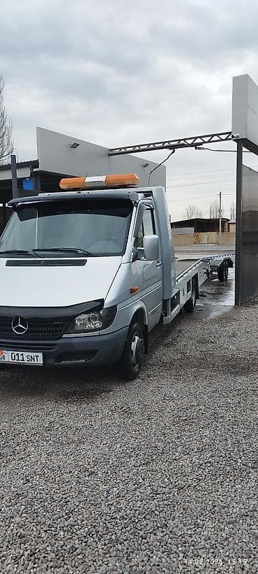 куб бетон: Эвакуатор, Mercedes-Benz, 2004 г., Ломаная — 4