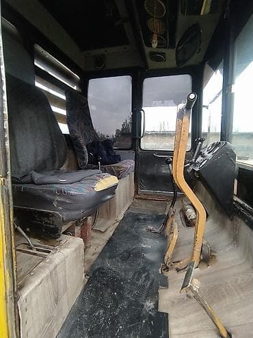 продаю трактор т28: Гусеничный трактор (желтый), универсальный для сельхозработ и — 6