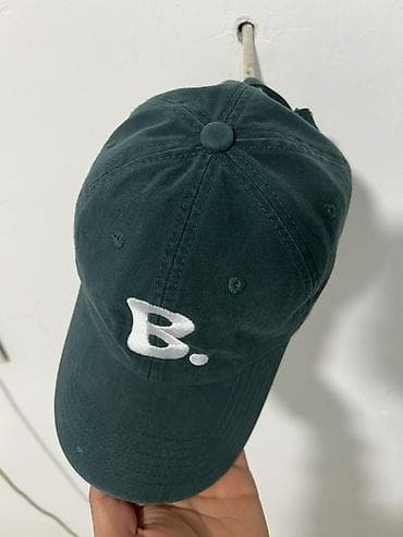 Жеке буюмдар: Кепка, Бейсболка, Калканчы: Ийилген, Саймасы менен — 2