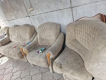 Комплект мягкой мебели в классическом стиле Состав: - диван — 1