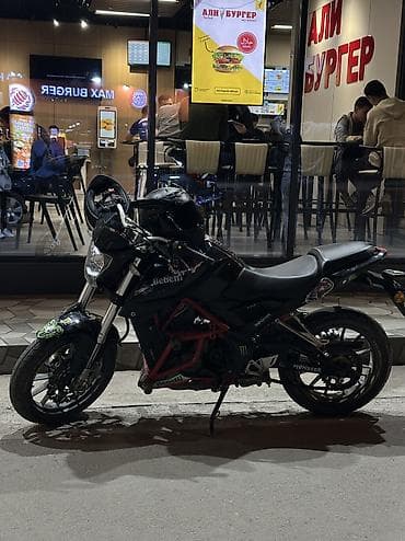 michelin pilot: Спортбайк 250 куб. см, Бензин, Взрослый, Б/у — 8