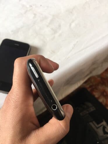 apple 6: IPhone 3GS, 32 ГБ, Jet Black — 7