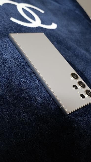 xs 256: Samsung Galaxy S24 Ultra, Б/у, 512 ГБ, цвет - Бежевый, eSIM — 3