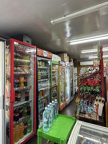 Недвижимость: Магазин, В жилом доме, 28 м² Действующий, С оборудованием, С ремонтом, Отдельный вход, 1 линия — 2