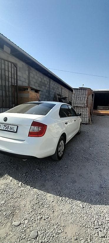 Транспорт: Skoda Rapid: 2017 г., 1.6 л, Механика, Бензин, Седан — 7