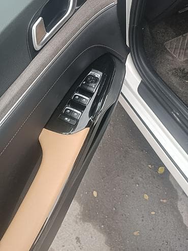 geely galaxy e5: Kia K5: 2020 г., 2 л, Автомат, Гибрид, Седан — 10