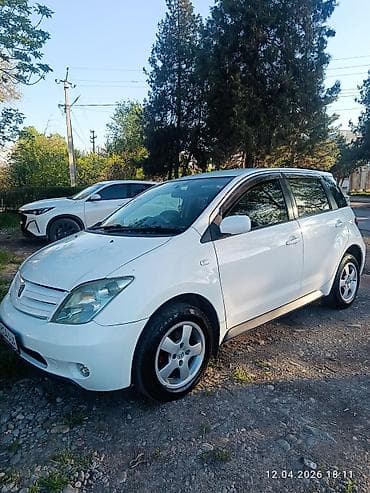 Toyota Ist: 2003 г., 1.3 л, Автомат, Бензин, Хэтчбэк