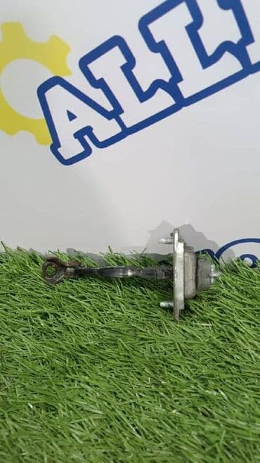 Toyota Camry 40, ограничитель двери передний левый