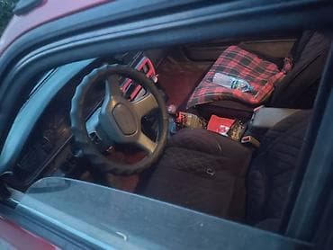 Унаа: Mazda 626: 1989 г., Кол менен иштөөчү, Седан — 8
