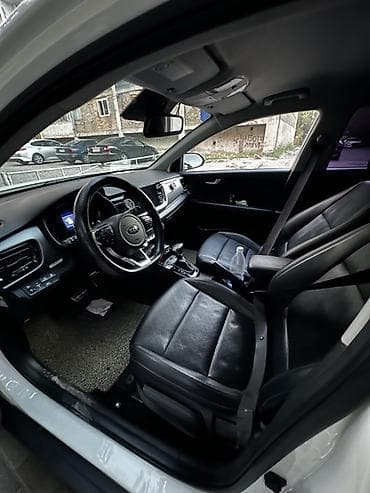 Kia Stonic: 2018 г., 1.4 л, Автомат, Бензин, Кроссовер — 6